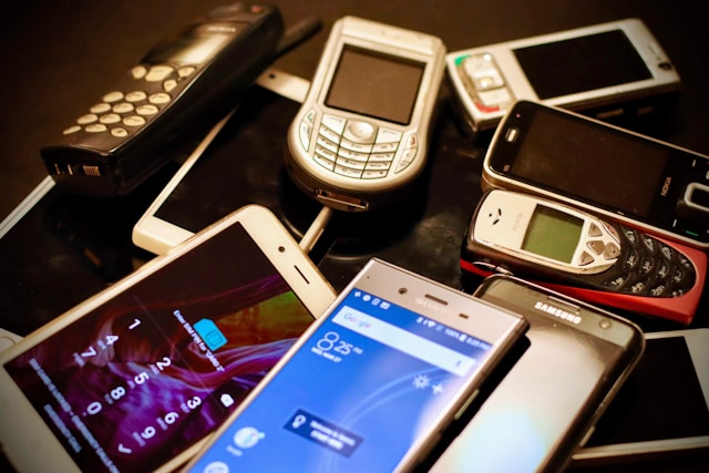 The Evolution of Mobile Phones: From Brick to Pocket-Size Powerhouse
